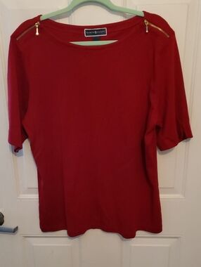 Karen Scott Maroon Short-Sleeve Top with Gold Shoulder Zippers